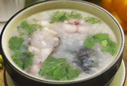 鲫鱼粥,暖胃养生，家常美味一锅煮